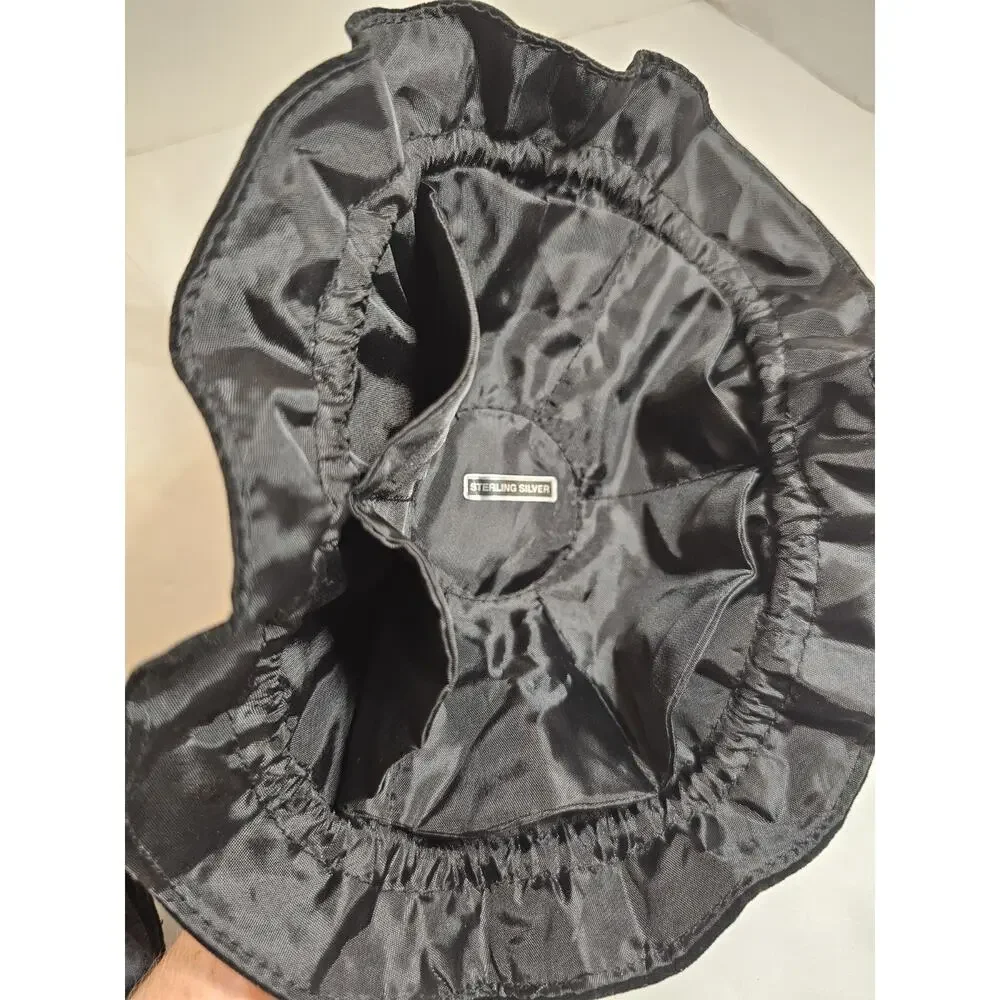 Unbranded velvet jewelry